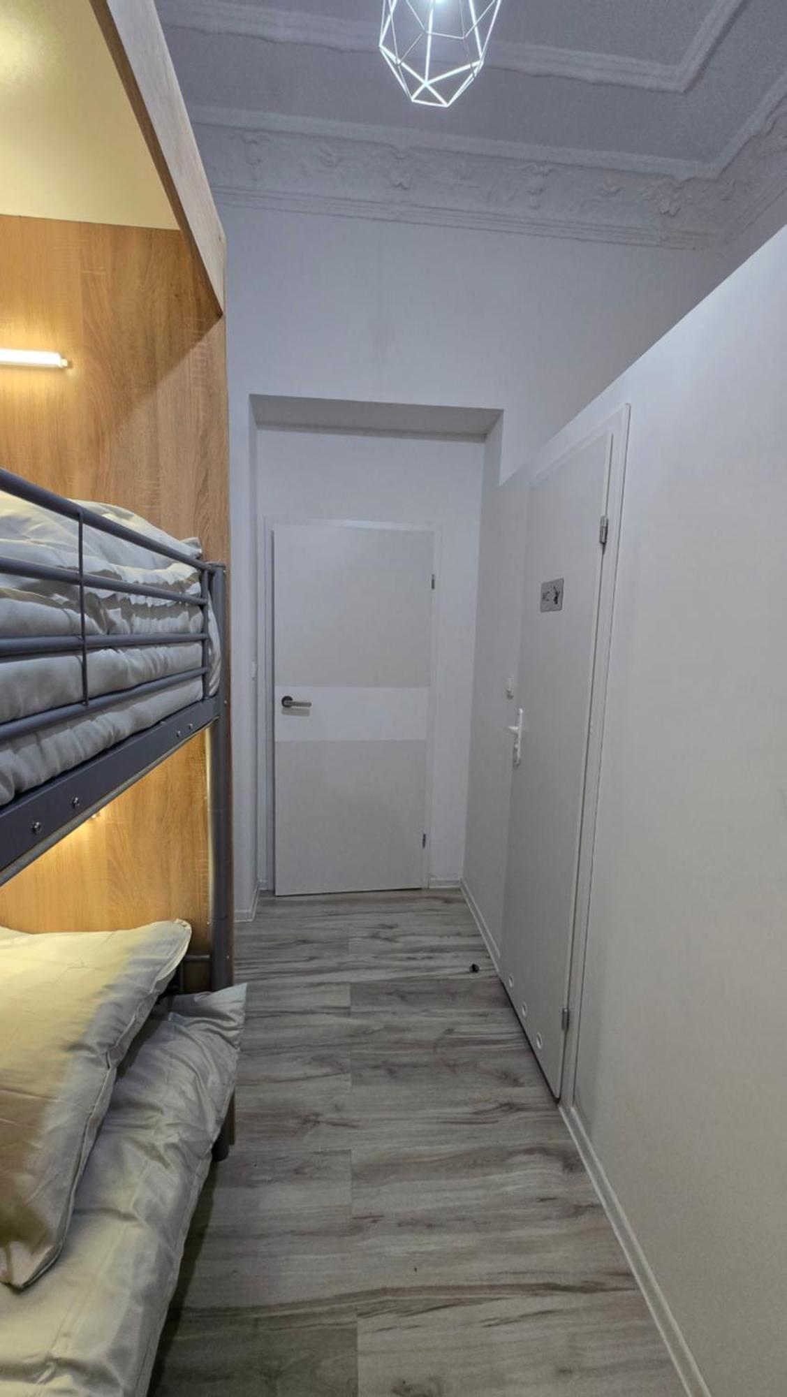 Guide Hostel *